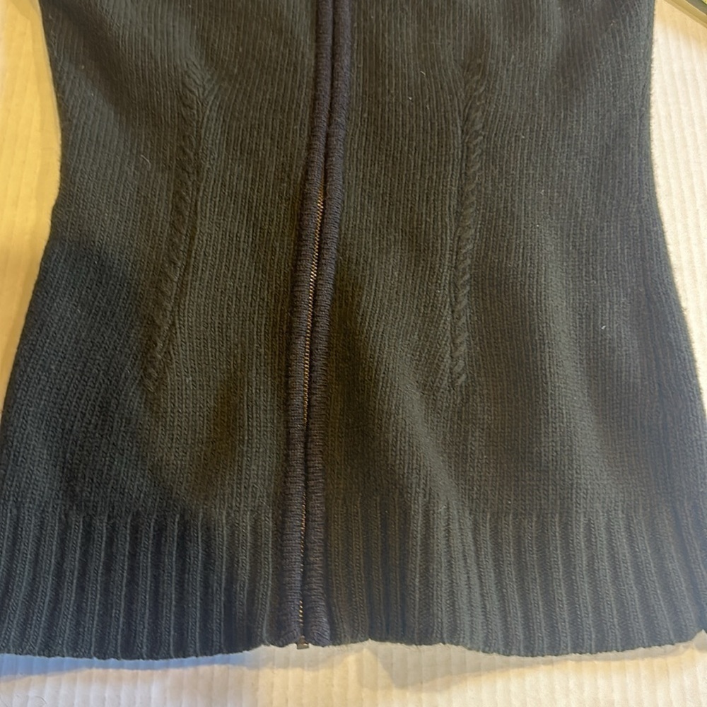 BCBG MaxAzria 100% wool olive drab green zip up sweater w ribbing design small - Picture 7 of 10